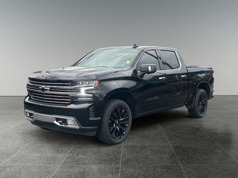 Used 2022 Chevrolet Silverado 1500 High Country w/ Technology Package AWD/4WD image 4