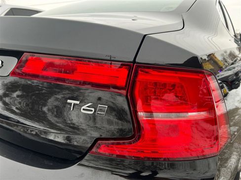 Used 2017 Volvo S90 T6 Momentum w/ Vision Package image 21