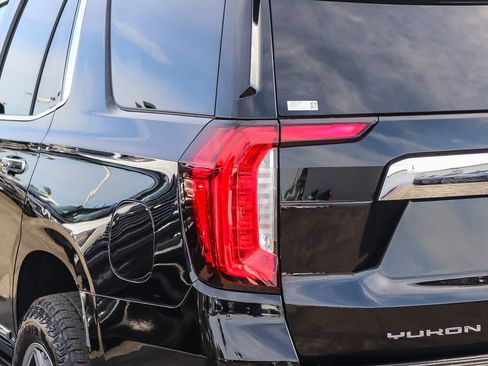 Used 2021 GMC Yukon SLT AWD/4WD image 7