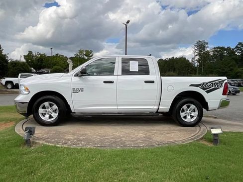 Used 2022 RAM 1500 Classic SLT w/ Trailer & Traction Group RWD image 4