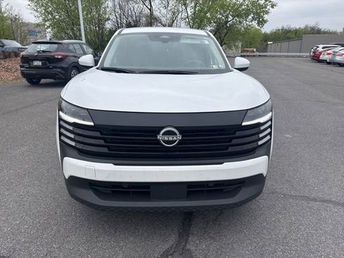 Certified 2025 Nissan Kicks SV AWD/4WD image 2