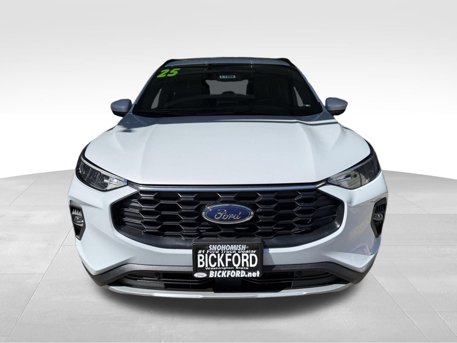 Used 2025 Ford Escape ST-Line Select AWD/4WD image 2
