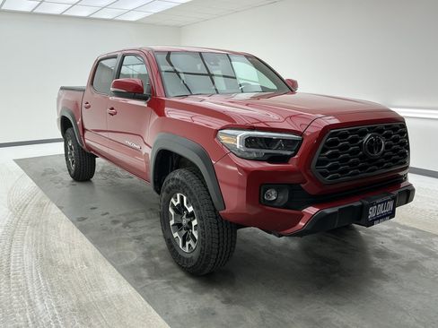 Used 2023 Toyota Tacoma SR image 3