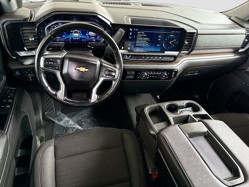 Used 2024 Chevrolet Silverado 2500 LT image 17