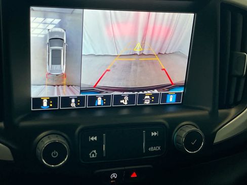 Used 2024 GMC Terrain SLT w/ Tech Package AWD/4WD image 17