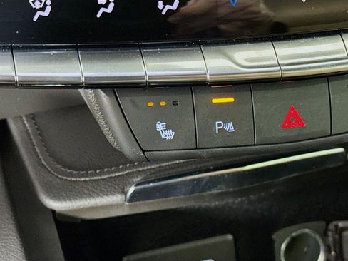 Used 2024 Cadillac XT4 Luxury w/ Cold Weather Package image 22