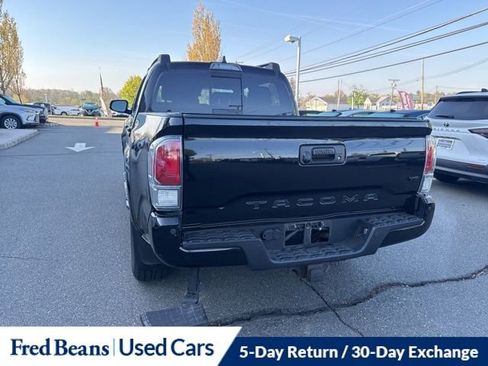 Used 2021 Toyota Tacoma TRD Sport w/ Technology Package image 10