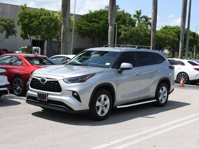 Used 2024 Toyota Highlander LE