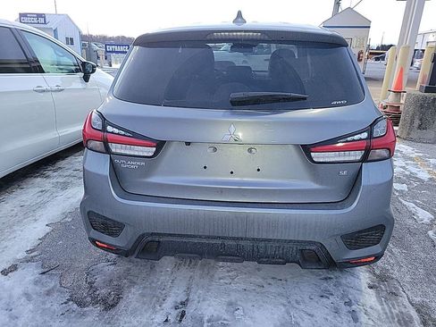 Used 2025 Mitsubishi Outlander Sport SE image 4