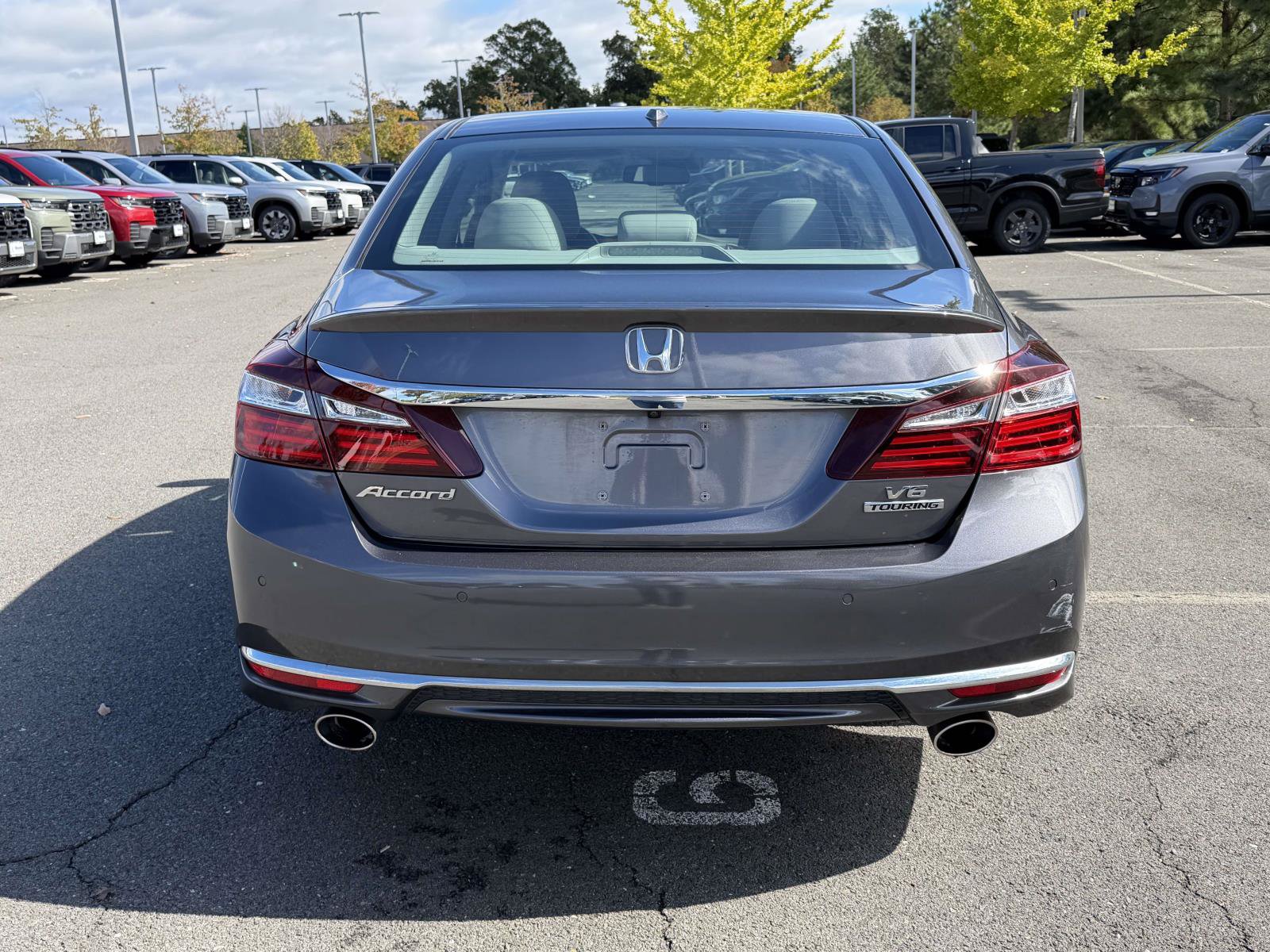 Used 2017 Honda Accord Touring image 3