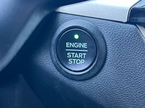 Used 2021 Ford Escape SE image 22