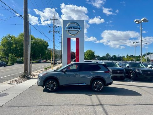 New 2026 Nissan Rogue Platinum AWD/4WD image 1