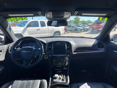 Used 2017 Chrysler 300 S AWD/4WD image 13