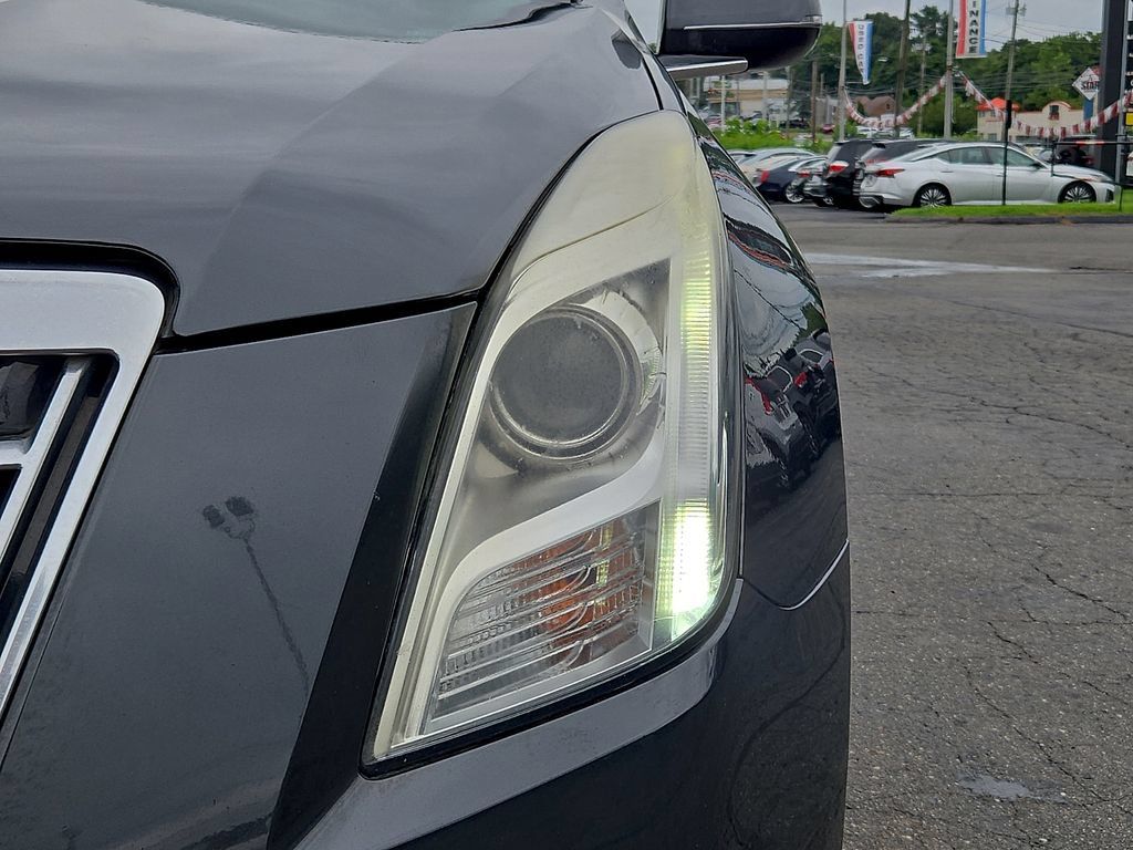 Used 2013 Cadillac XTS Luxury w/ Driver Awareness Package FWD image 10