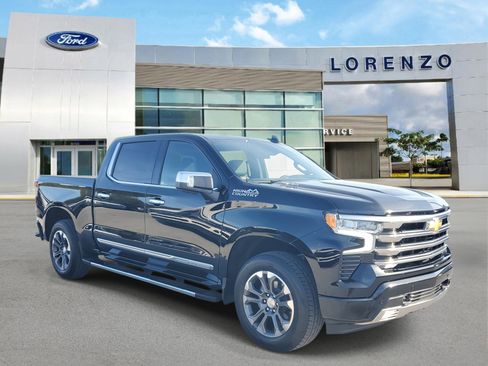 Used 2025 Chevrolet Silverado 1500 High Country image 3