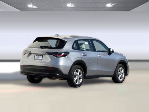 Used 2023 Honda HR-V LX image 8