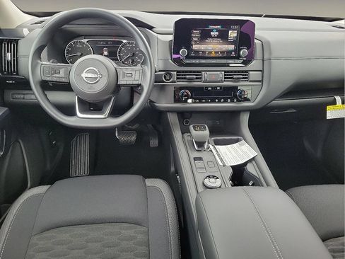 Used 2025 Nissan Pathfinder S AWD/4WD image 11