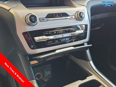 Used 2022 Ford Explorer XLT w/ Equipment Group 202A image 20