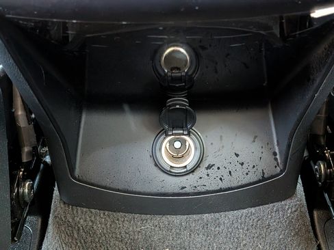 Certified 2025 Kia Sorento S image 19