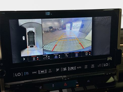 Used 2025 GMC Hummer EV 3X w/ LPO, Cargo Utility Package AWD/4WD image 17