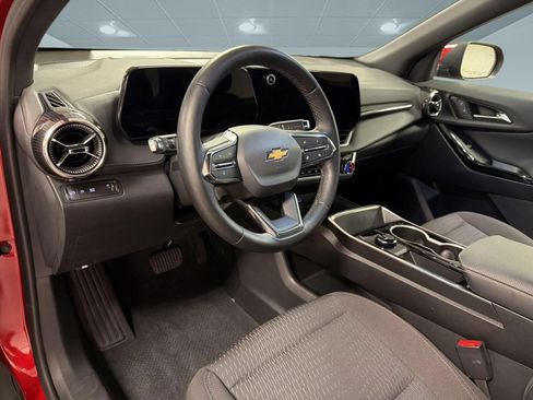 Used 2026 Chevrolet Equinox LT FWD image 4