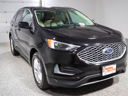 Used 2023 Ford Edge SEL AWD/4WD image 5