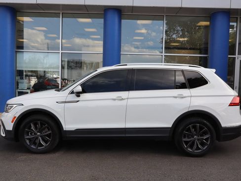 Used 2022 Volkswagen Tiguan SE AWD/4WD image 2