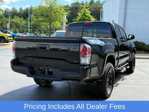 Used 2022 Toyota Tacoma TRD Sport w/ TRD Premium Sport Package AWD/4WD image 7