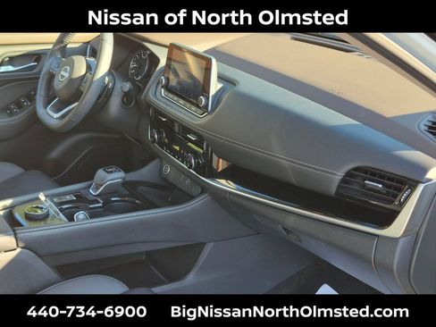 Used 2023 Nissan Rogue SL AWD/4WD image 27