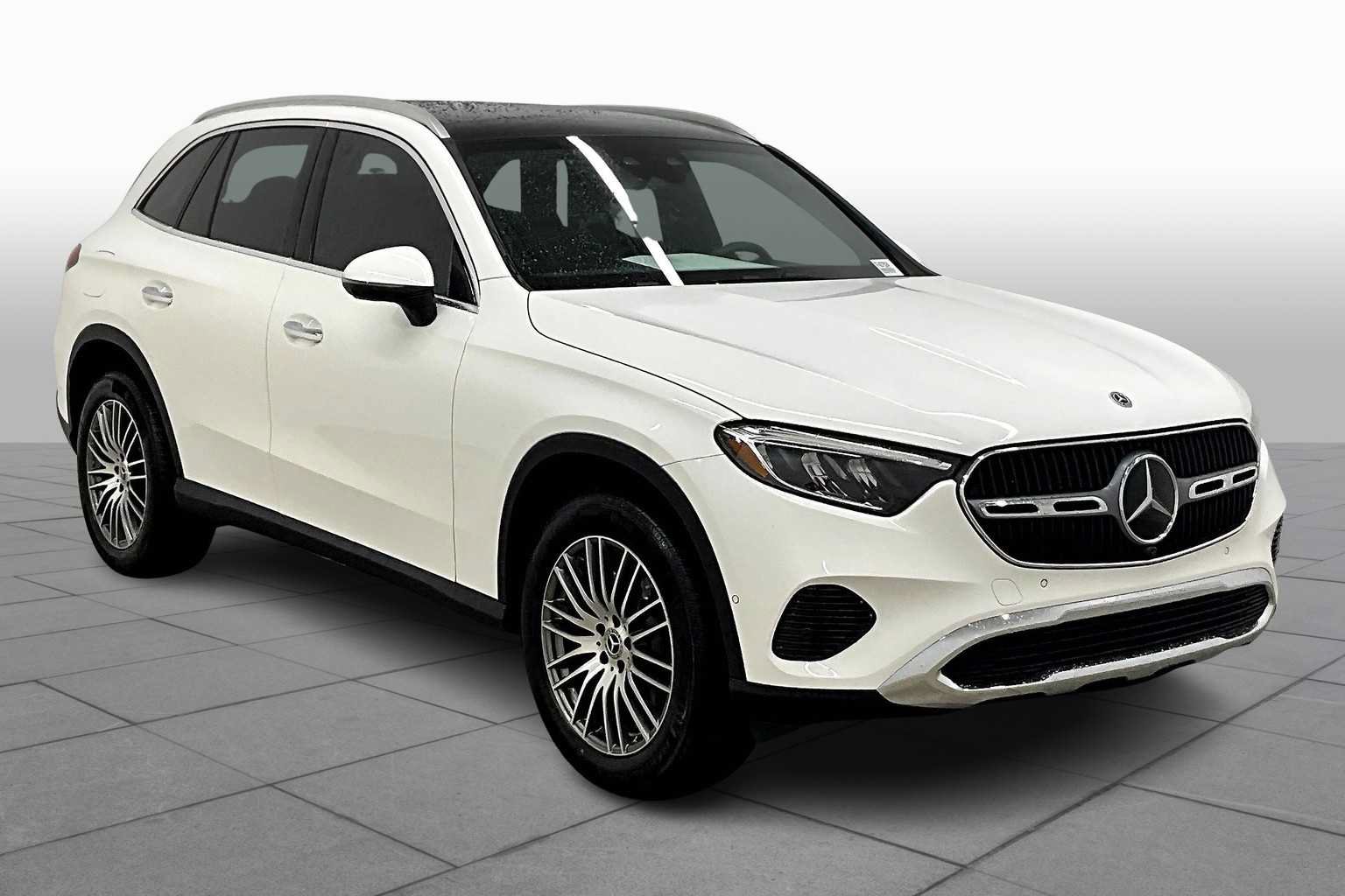 Used 2026 Mercedes-Benz GLC 300 image 2