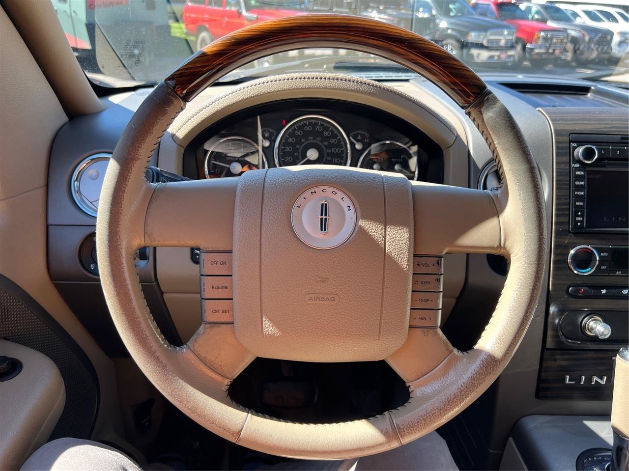 Used 2008 Lincoln Mark LT 4x4 image 18