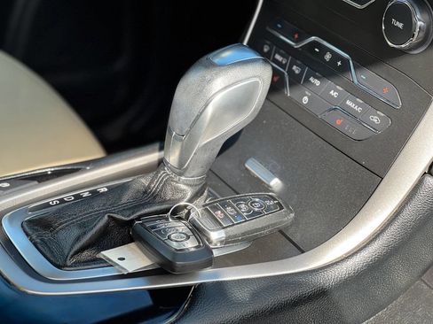 Used 2018 Ford Edge SEL w/ Equipment Group 201A image 19