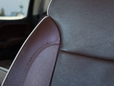 Used 2017 Chevrolet Silverado 1500 High Country image 23