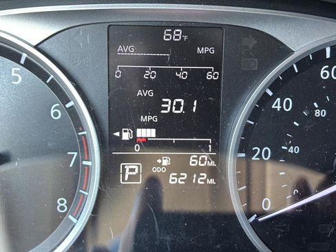 Used 2025 Nissan Kicks Play S FWD image 13