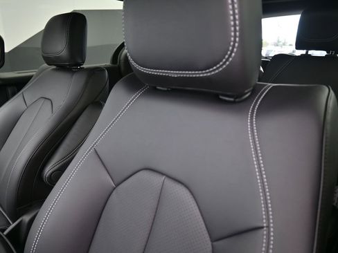 New 2026 Chrysler Pacifica Select image 14