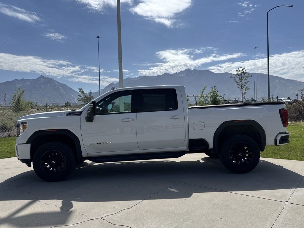 Used 2023 GMC Sierra 2500 AT4 w/ AT4 Preferred Package AWD/4WD image 2