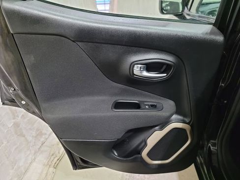 Used 2016 Jeep Renegade Sport w/ Sound Group image 32