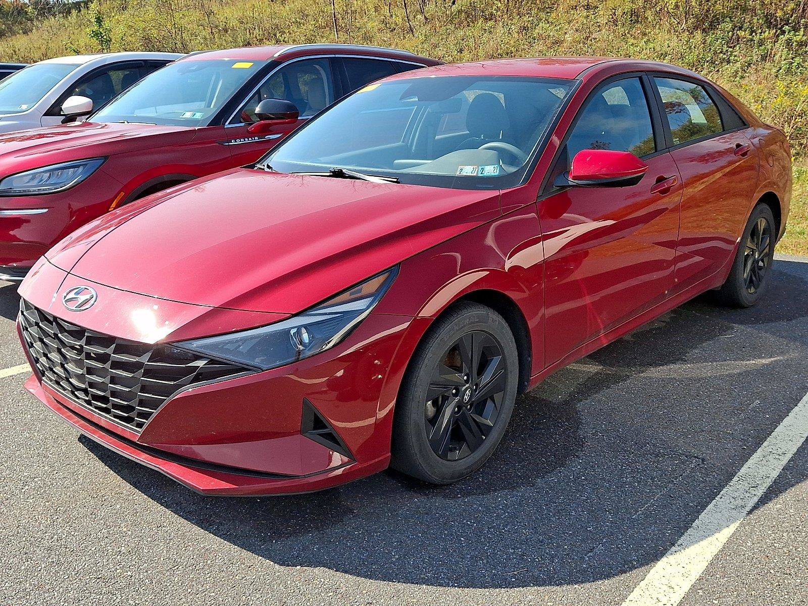 Used 2022 Hyundai Elantra SEL FWD image 3