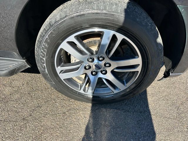 Used 2024 Ford Expedition Limited AWD/4WD image 13