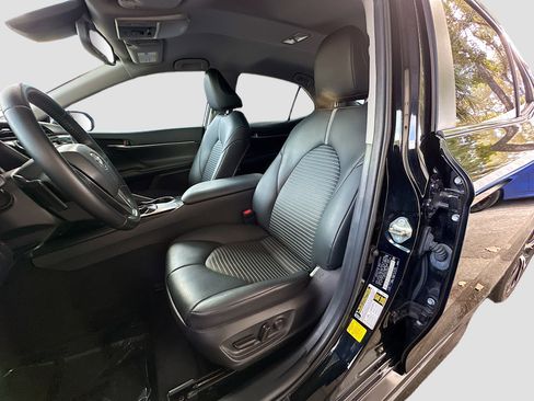 Used 2020 Toyota Camry SE image 19