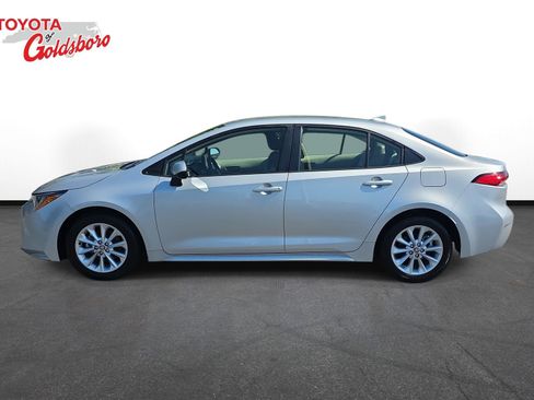 Used 2022 Toyota Corolla LE w/ LE Convenience Package FWD image 8