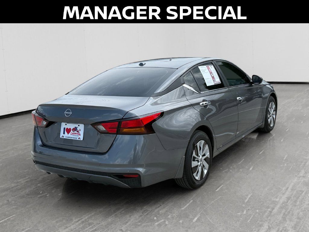 Used 2025 Nissan Altima 2.5 S FWD image 5