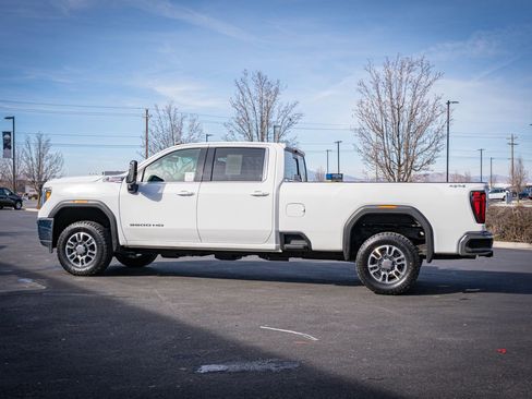 Used 2022 GMC Sierra 3500 SLE w/ SLE Convenience Package image 9