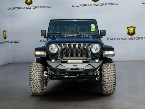 Used 2021 Jeep Gladiator Sport AWD/4WD image 2