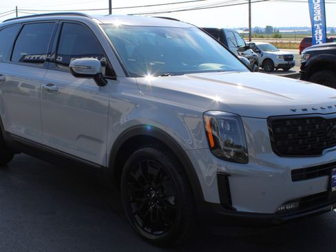 Used 2022 Kia Telluride SX w/ SX Prestige Package image 7