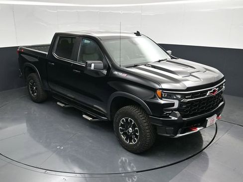 Used 2023 Chevrolet Silverado 1500 ZR2 w/ Technology Package AWD/4WD image 51