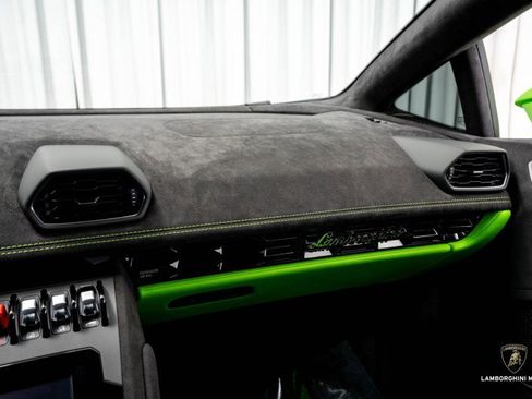 Used 2023 Lamborghini Huracan Tecnica image 38