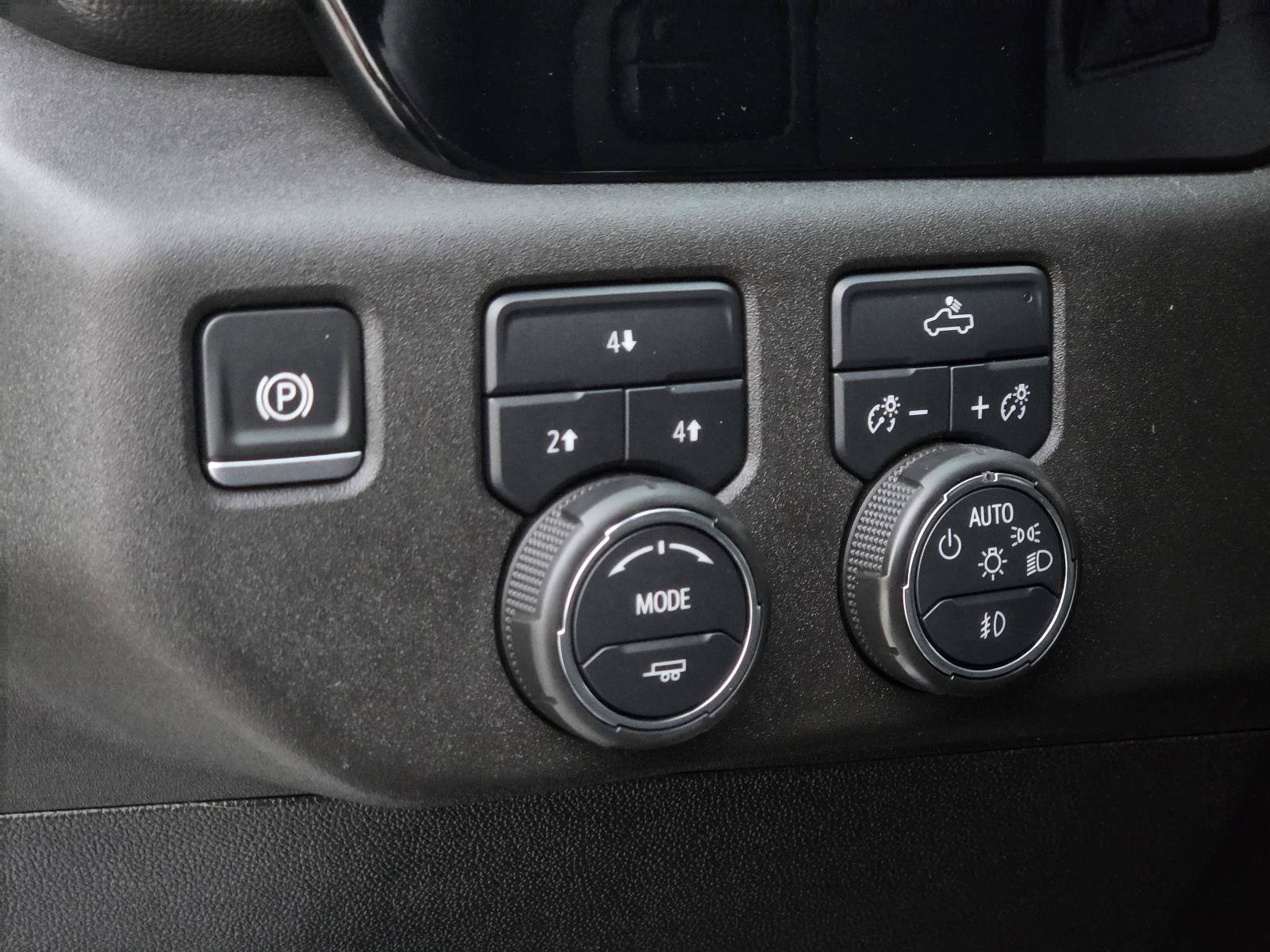 Used 2025 Chevrolet Silverado 2500 LT AWD/4WD image 19