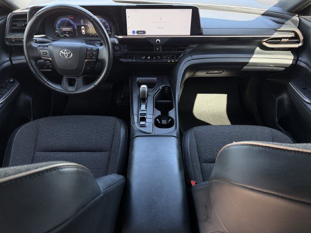 Used 2023 Toyota Crown AWD/4WD image 9