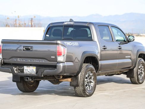 Certified 2020 Toyota Tacoma TRD Off-Road image 5